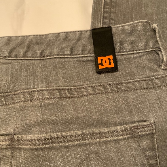 DC Straight Fit Steel Grey Wash Jeans (32x32) EUC - Picture 4 of 14